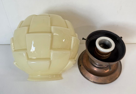 Image 1 of Lámpara colgante Art Déco antigua Thabur 'Alcachofa' color crema con aplique de cobre.