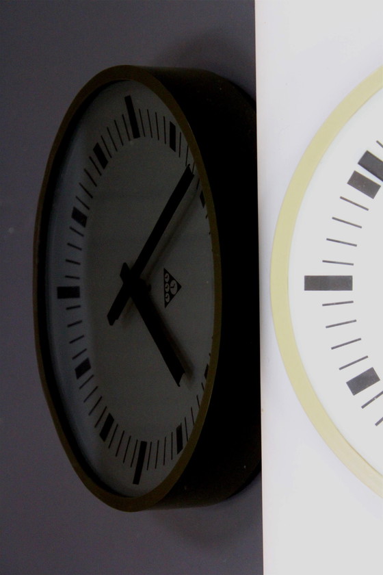 Image 1 of Vintage Industrial Wall Clock from Pragotron, 1970s