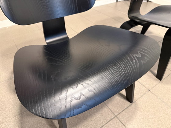 Image 1 of Vitra | Charles & Ray Eames | LCW Lounge Chair | Zwart Essen | 2 stuks