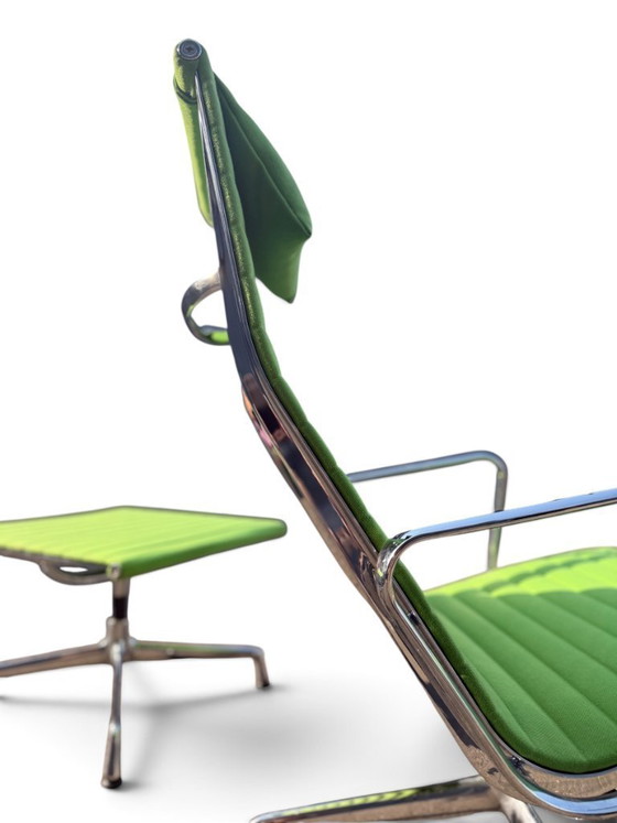 Auténtica butaca EA 124 y otomana EA 125 de Charles & Ray Eames (Vitra) - Verde – Sillones reclinables (photo 18 of 20)