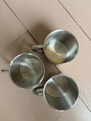 3 große Becher aus rostfreiem Stahl