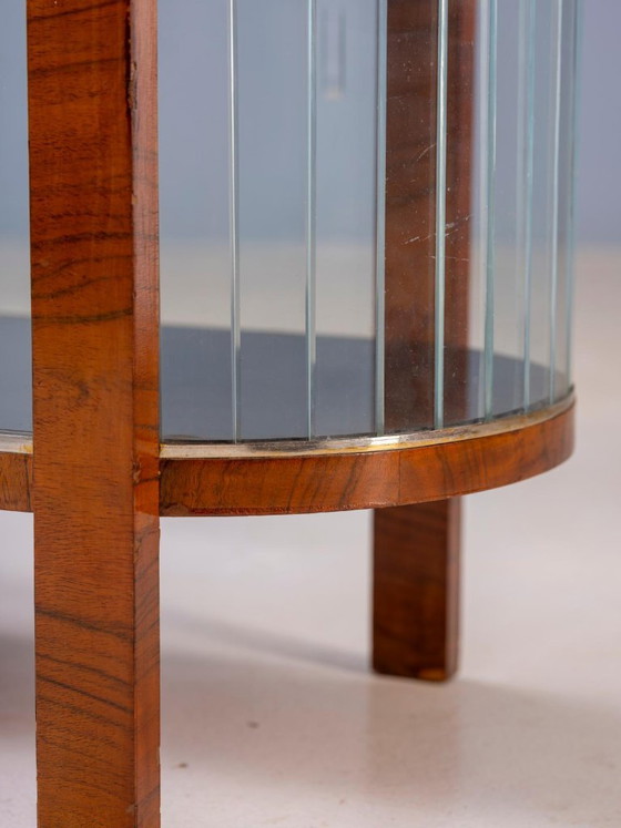 Vetrina vintage Art Déco con struttura in legno curvato e ante in vetro, 65 × 82 × 39 cm – Vetrine, Wood (photo 8 of 9)