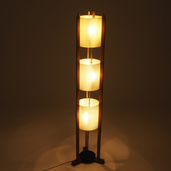 Mid-Century Modern vloerlamp met 3 lagen, gemaakt van glasvezel en hout. – Vloerlampen, Fiberglass (photo 12 of 13)