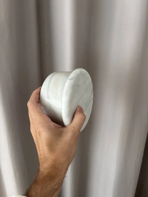 Pot met deksel van Carrera-marmer – Decoratieve objecten, Marble (photo 4 of 8)