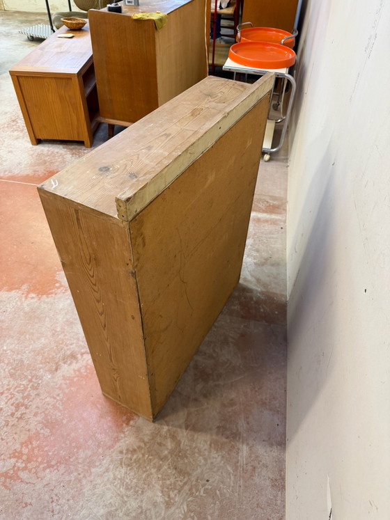 Small vintage patinated solid wood hanging cabinet / wall cupboard, Shelving unit, White (photo 8 of 10)