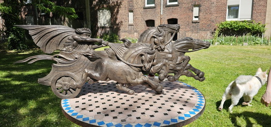 Image 1 of Gran relieve antiguo de madera tallada: carro romano y caballos (siglo XIX, 115 cm)