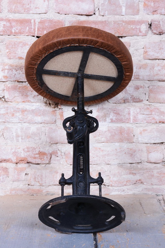 Original Mid-Century Swivel Stool, Cast Iron, Leather, Italy, 1970s (photo 4 of 9)