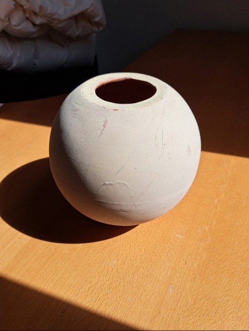 Decoratieve Bolvaas van Ongeglazuurd Aardewerk – plantenbak, Ceramic (photo 2 of 5)