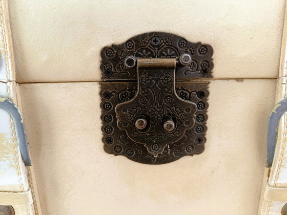 Image 1 of Piccolo contenitore in legno e pelle