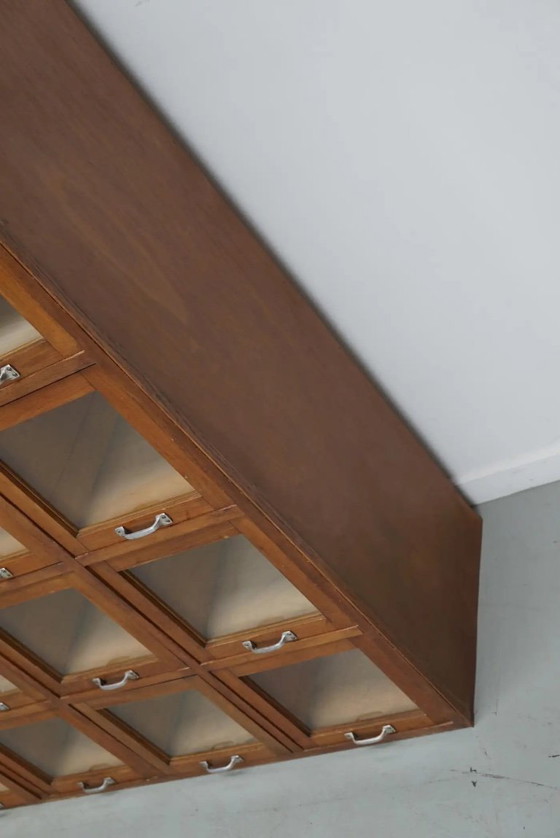 Image 1 of Großer, antiker deutscher Kurzwarenschrank/Vitrinenschrank aus Buchenholz, 1950er Jahre