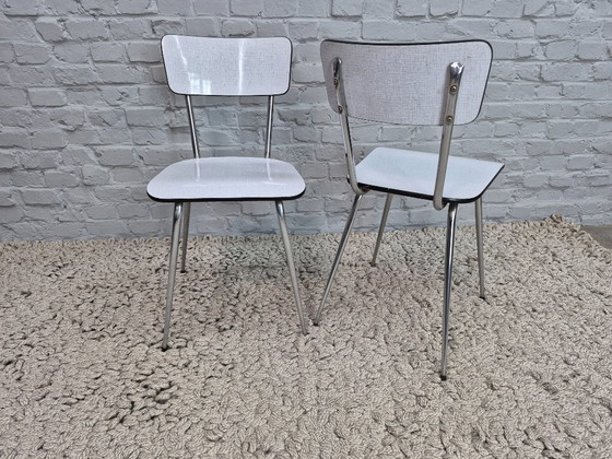 Set di 3 Sedie da Cucina di Design Vintage di Brabantia, Formica Striata Bianca, Paesi Bassi, Anni '60 (photo 3 of 7)
