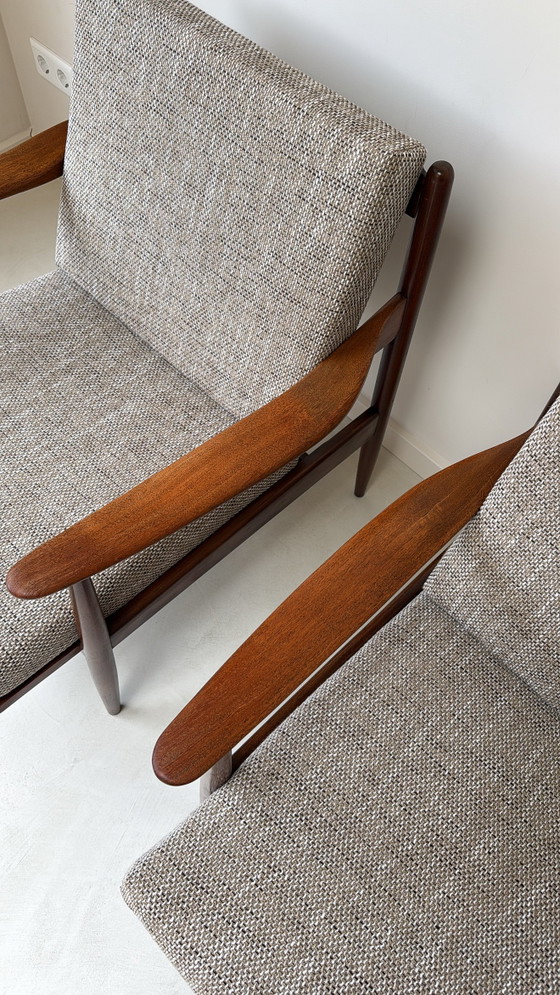 Image 1 of Twee Vintage Deense Teak Houten Fauteuils