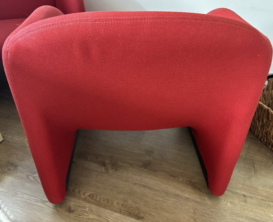 Image 1 of 2 Artifort Ben Chairs