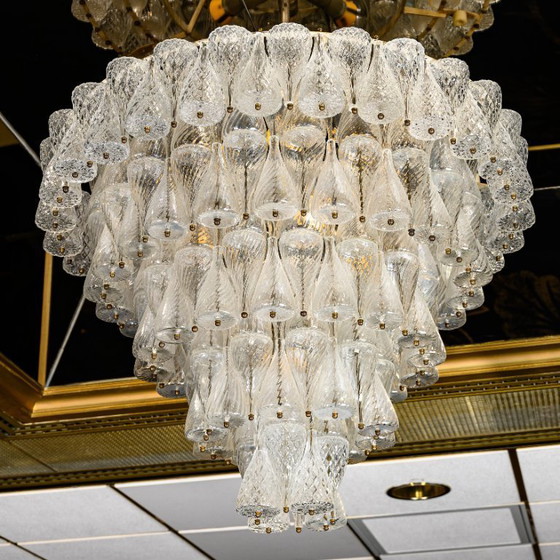 Image 1 of Lámpara de araña de los años 60 del icónico Hotel Hilton de Ámsterdam. Atribuida a Seguso.