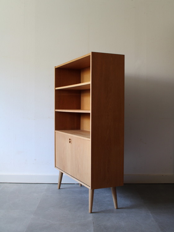 Image 1 of Vintage Deense boekenkast met klep in eiken