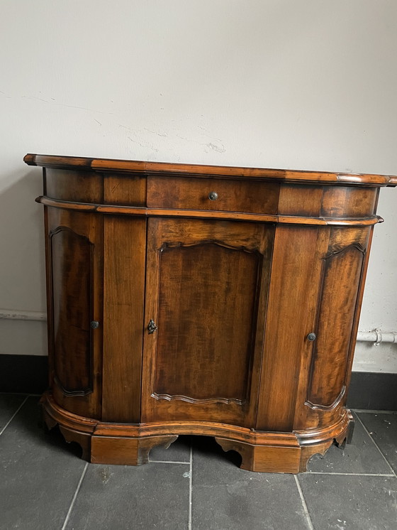Image 1 of Veneto Sideboard in walnoot
