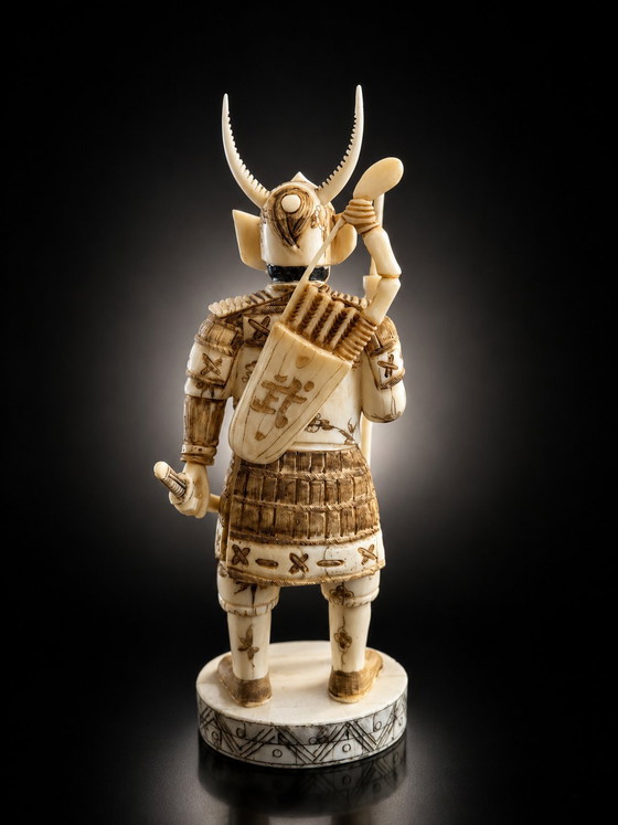 Carved Bone Samurai Figure With Spear – 20th Century – Sculpture, Other (photo 4 of 5)