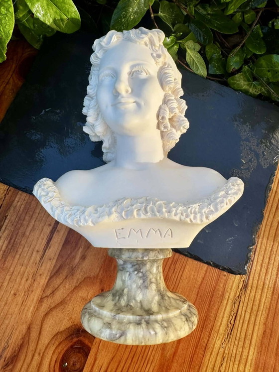 Busto di donna firmato Arnaldo Giannelli datato 1972. – Sculture, Marble, Stone (photo 8 of 11)