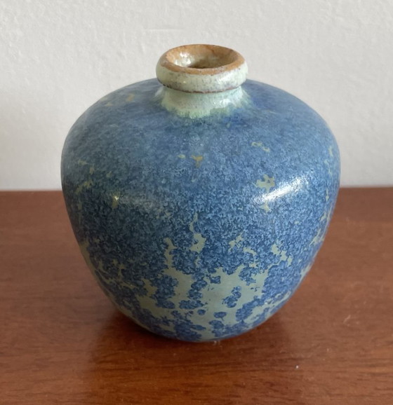 Image 1 of Vaso in terracotta in miniatura con smalto cristallino blu e turchese