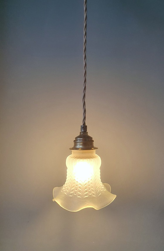 Image 1 of Klassiek Glazen Jaren 30 kapje met frosted glas.