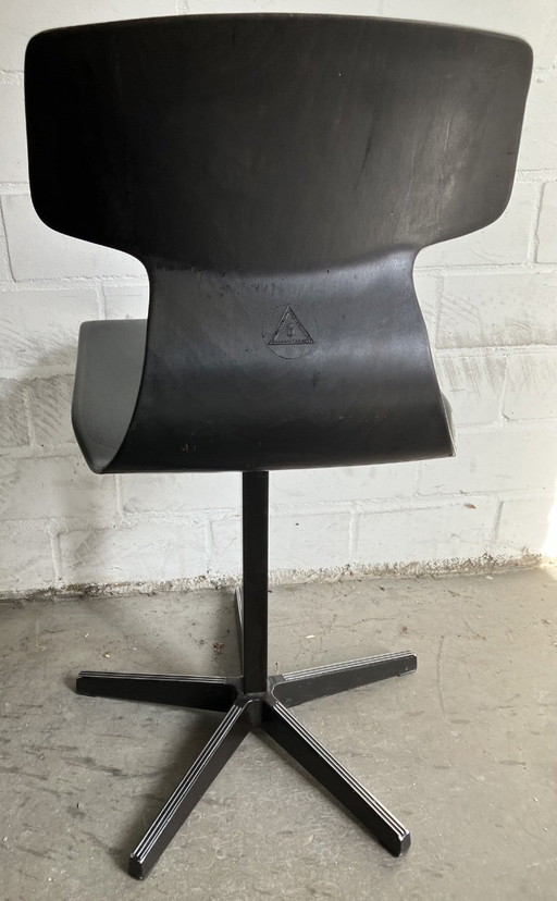 Chaise de bureau Galvanitas d'origine en excellent état.