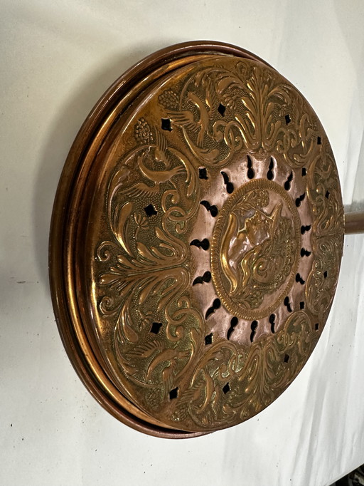 Antique red copper basin and heater Villedieu
