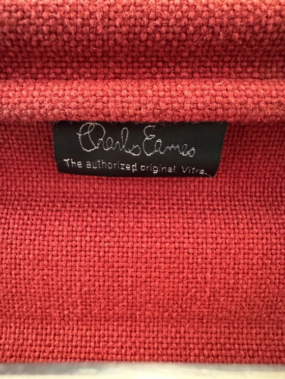 Image 1 of 4x Vitra EA107 Eames Aluminum Chair Hopsak rosso ricondizionato