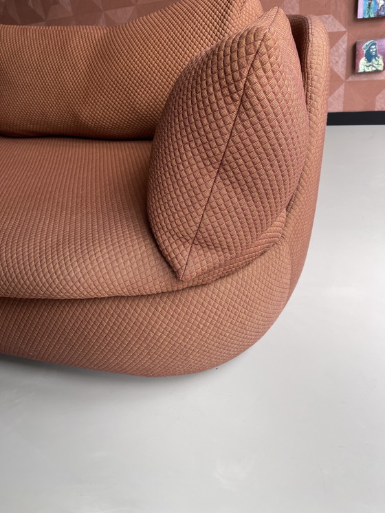 Image 1 of Designbank Moooi Bart – Terracotta, 3-zits, zacht gewatteerd en elegant