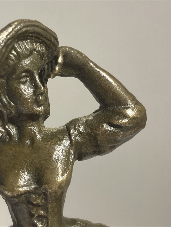 Image 1 of Campanello di servizio in bronzo d'epoca raffigurante una donna aristocratica