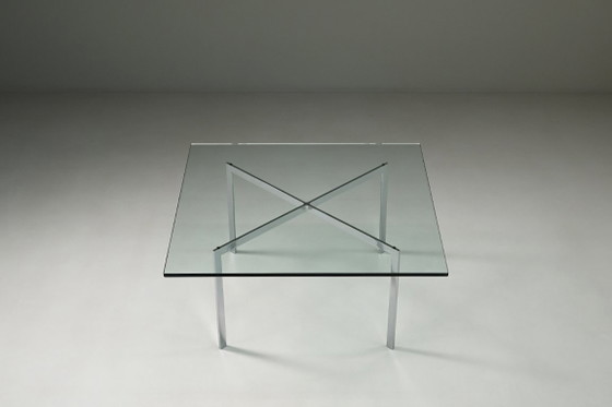 Tavolino da caffè originale Barcelona di Ludwig Mies Van Der Rohe per Knoll, anni '20, Stati Uniti. (photo 3 of 8)