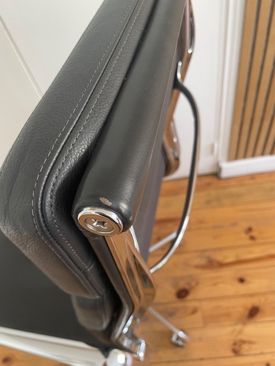 Image 1 of EA 219 Soft Pad Eames Chair van Vitra Bureaustoel