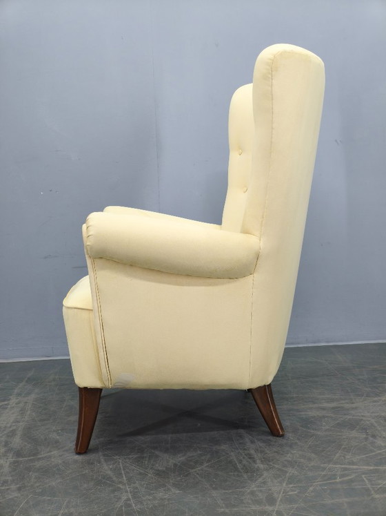 Image 1 of Fauteuil lounge danois à haut dossier des années 1950, récemment retapissé