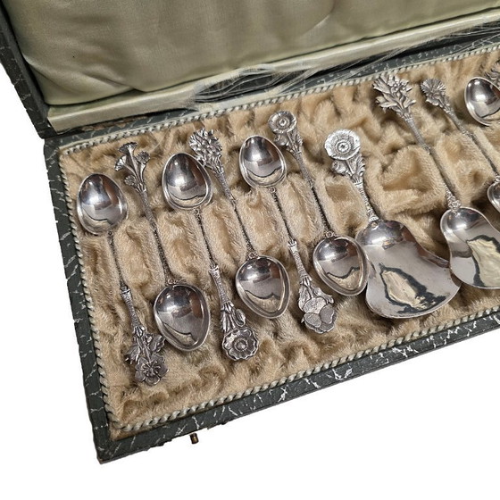 Image 1 of Hollandse zilveren theelepels in cassette, 1e helft 20e eeuw