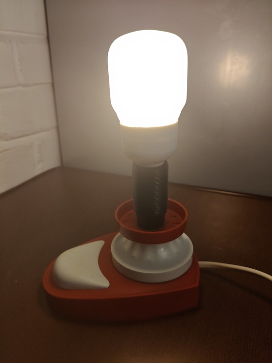 Rare Massive Space Age Table Lamp – Unique Red & White Vintage Design (1970s) – Plastic (photo 6 of 9)