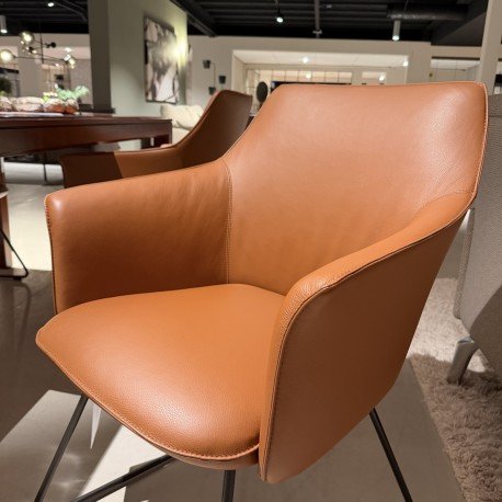 Image 1 of Leolux Mara