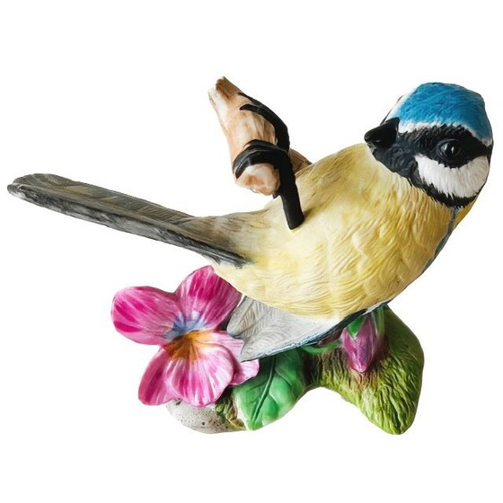 Image 1 of Vintage Franklin Mint Birds and Blossoms vogelbeeldje Blue Tit porselein 1986