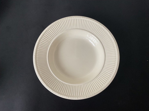 Wedgewood Edme dinnerware