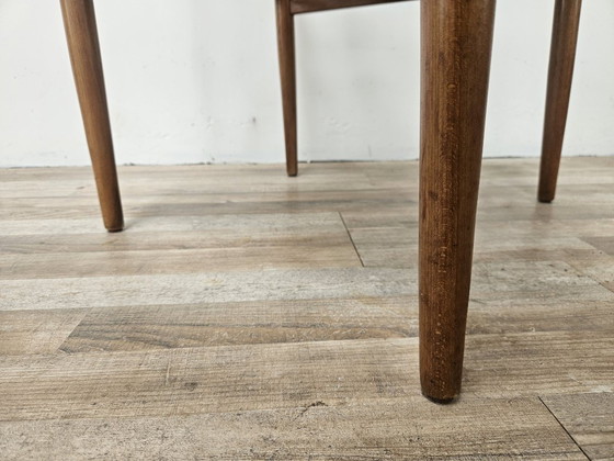Image 1 of Zweedse fauteuil van hout met bruine stof