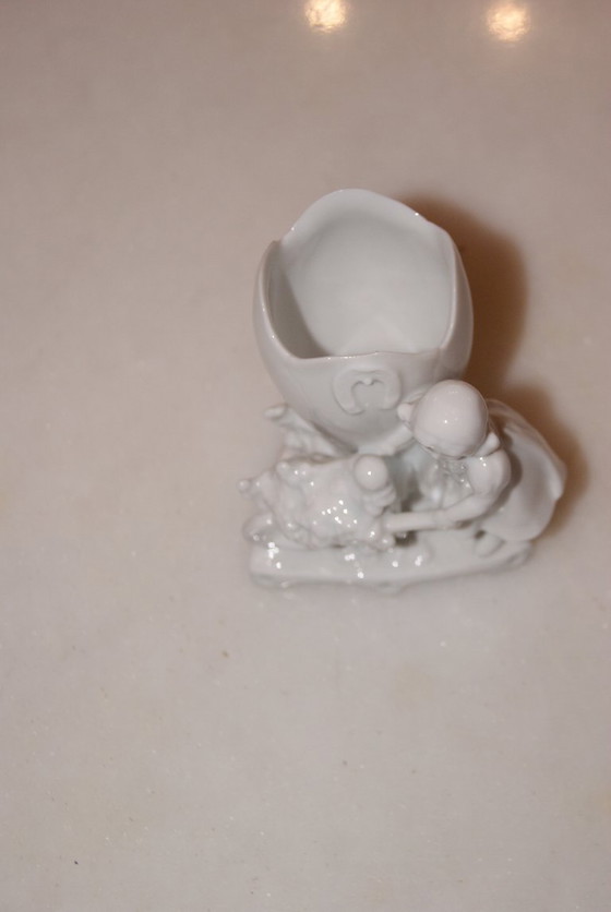 Image 1 of Statuetta bambina Royal Family