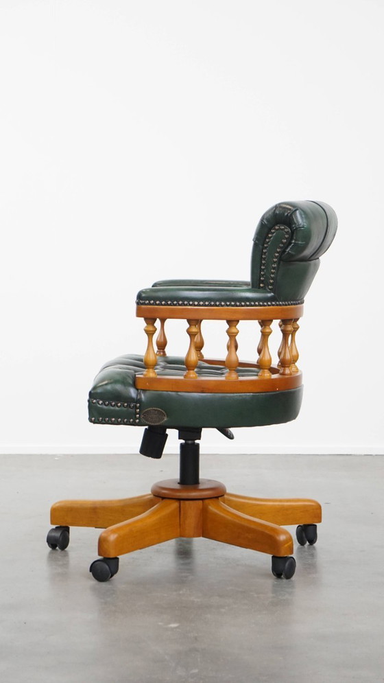 Image 1 of Sedia da ufficio Chesterfield classica e intramontabile, verde, realizzata in pelle di mucca su ruote