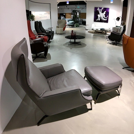 Natuzzi Clemmie fauteuil met hocker