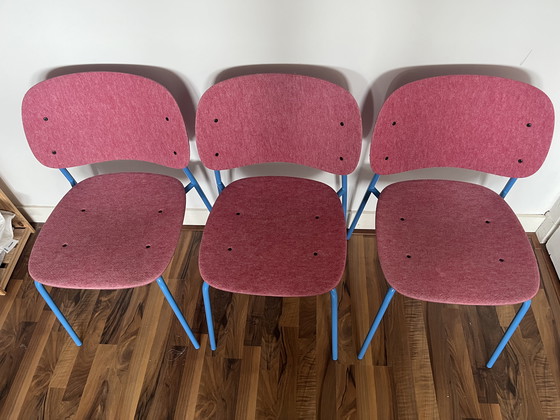 Image 1 of De Vorm design stoelen Hale PER Felt Stack Chair ZGAN