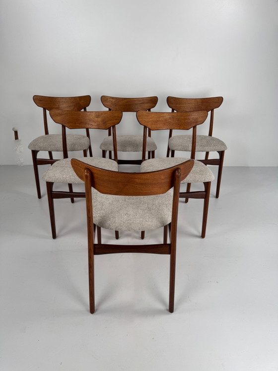 Juego de seis sillas de comedor, Schiønning & Elgaard, Dinamarca, años 60 – Wood (photo 3 of 14)
