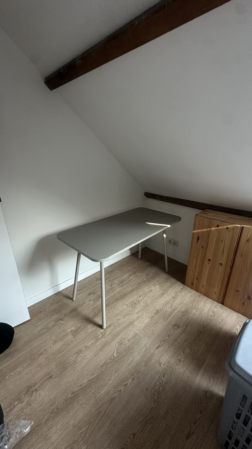 Fest tafeltje/bureau