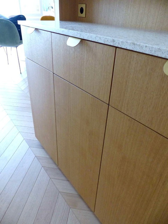 Image 1 of Moderne Bar aus massiver Eiche und doppelter Terrazzo-Arbeitsplatte – Einzigartiges Stück