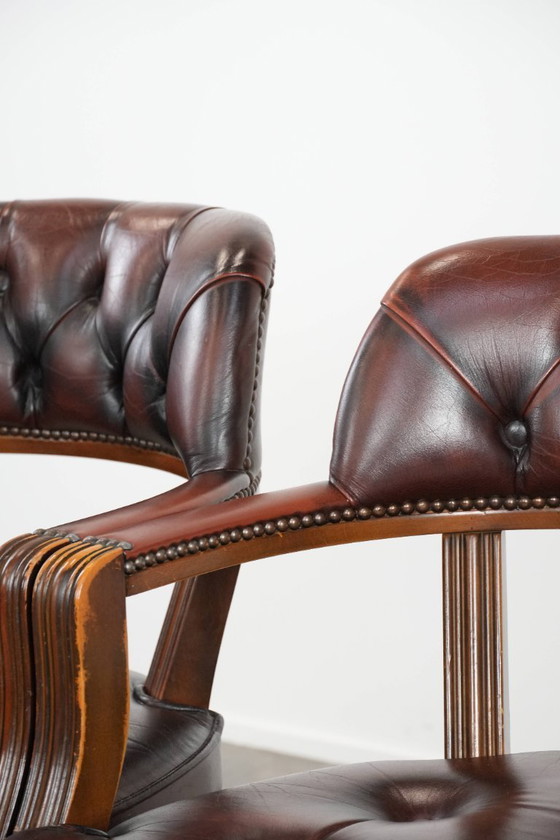Image 1 of 2 sillas de comedor/sillas auxiliares Chesterfield de piel de vaca marrón oscuro