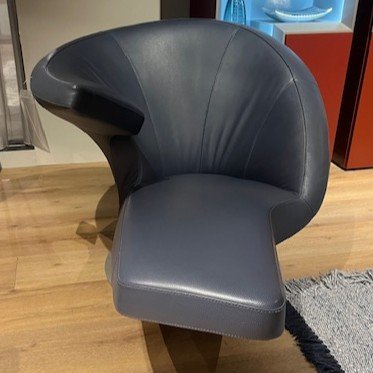 Image 1 of Leolux Parabolica armchair