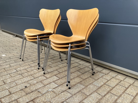 Image 1 of Fritz Hansen series 7 Butterfly chairs natural wood 1988