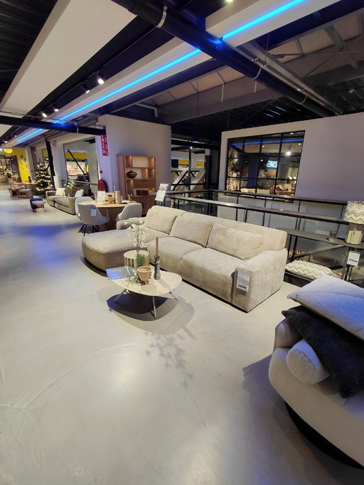 Canapé Kai, Henders & Hazel