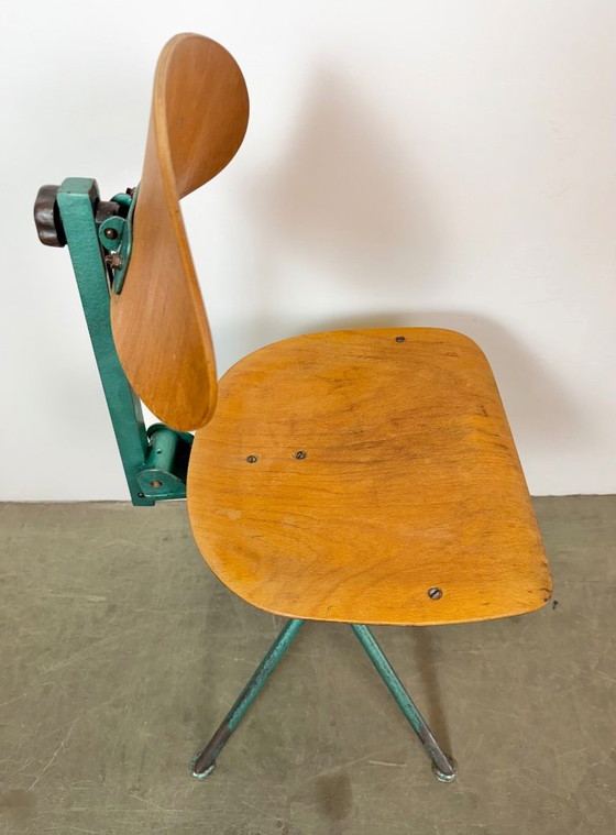 Chaise d'atelier industrielle vert foncé, années 1950 – Tabourets, Iron (photo 16 of 18)